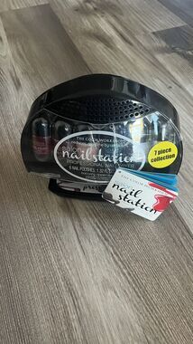 Markwins 7pc Nail Station Kit w/ Dryer & 6 Polishes – New Sealed